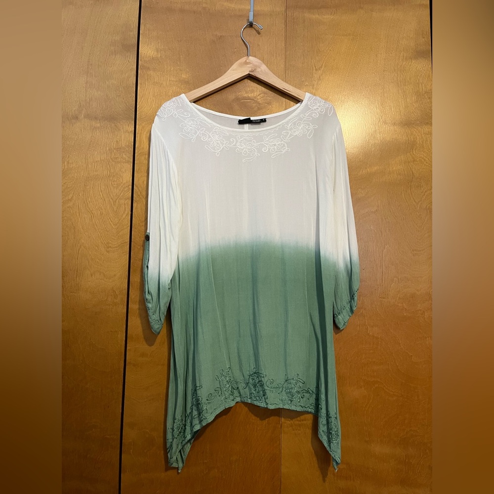 SR Fashion Boho Women's 100% Rayon Dip Dyed Embroidered Tunic Sage/White Size M